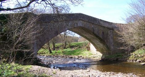 Joe Regan / Coverham Bridge / CC BY-SA 2.0